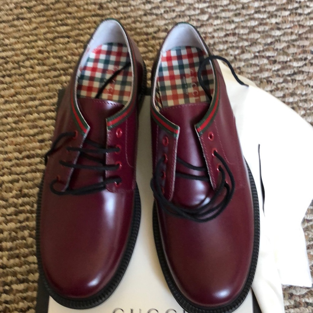 New Boys Gucci shoes, size 34, made in Italy